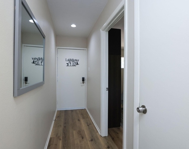 12600 Melville Drive - Photo Thumbnail 22