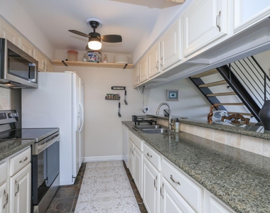 12600 Melville Drive - Photo Thumbnail 8
