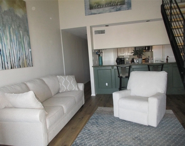 12600 Melville Drive - Photo Thumbnail 6