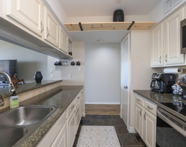 12600 Melville Drive - Photo Thumbnail 10