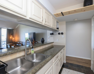 12600 Melville Drive - Photo Thumbnail 9