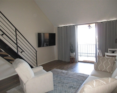 12600 Melville Drive - Photo Thumbnail 7