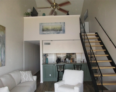 12600 Melville Drive - Photo Thumbnail 3