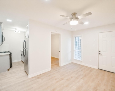 2703 Mason Street - Photo Thumbnail 5