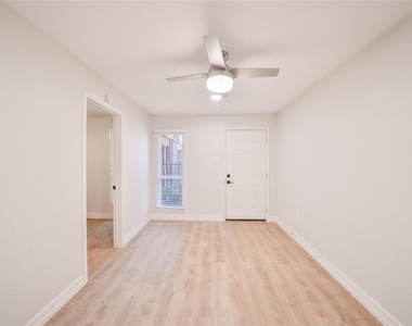 2703 Mason Street - Photo Thumbnail 14