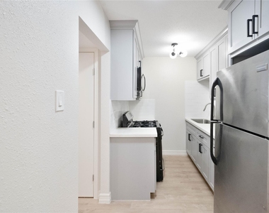 2703 Mason Street - Photo Thumbnail 7
