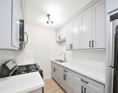 2703 Mason Street - Photo Thumbnail 8