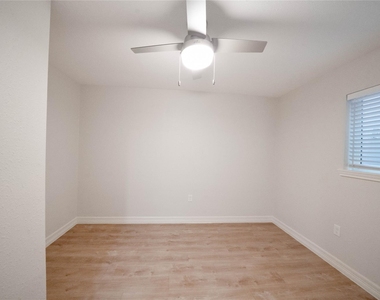 2703 Mason Street - Photo Thumbnail 13