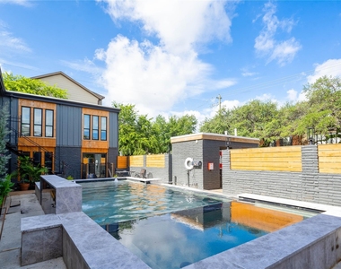 2703 Mason Street - Photo Thumbnail 2