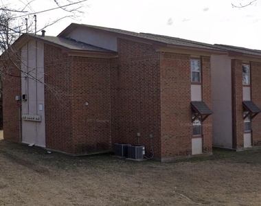 1100 W Austin St - Photo Thumbnail 3