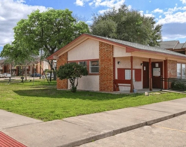1100 W Austin St - Photo Thumbnail 1