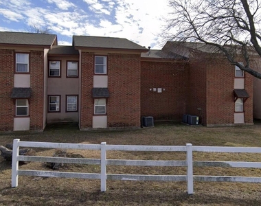 1100 W Austin St - Photo Thumbnail 5