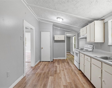 8 Jackson Road - Photo Thumbnail 6