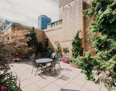 East 68th Street - Photo Thumbnail 14