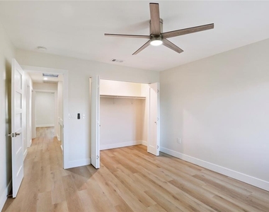150 Marina Del Rey Court - Photo Thumbnail 21