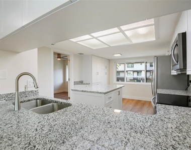 150 Marina Del Rey Court - Photo Thumbnail 14