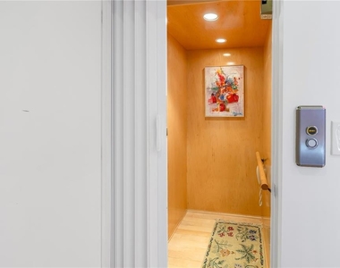 838 Monterey Boulevard Ne - Photo Thumbnail 17