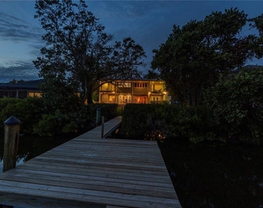 838 Monterey Boulevard Ne - Photo Thumbnail 1