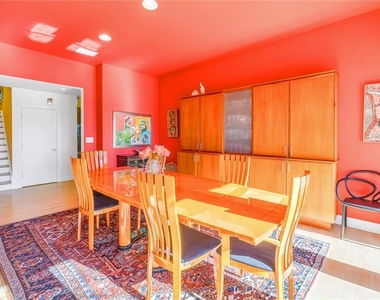 838 Monterey Boulevard Ne - Photo Thumbnail 13