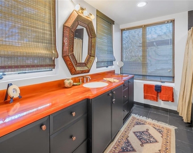 838 Monterey Boulevard Ne - Photo Thumbnail 21