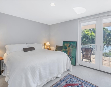 838 Monterey Boulevard Ne - Photo Thumbnail 18