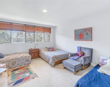 838 Monterey Boulevard Ne - Photo Thumbnail 22
