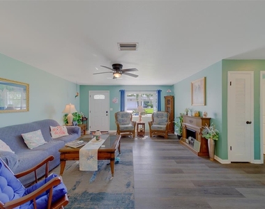 9262 140th Lane - Photo Thumbnail 5