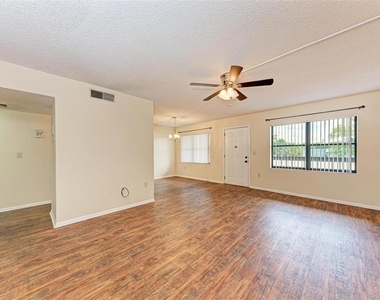 305 30th Avenue W - Photo Thumbnail 3