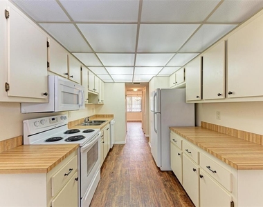305 30th Avenue W - Photo Thumbnail 12