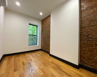 758 Putnam Avenue - Photo Thumbnail 6
