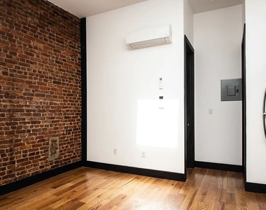 758 Putnam Avenue - Photo Thumbnail 4
