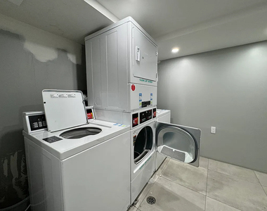 758 Putnam Avenue - Photo Thumbnail 11