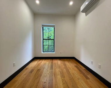 758 Putnam Avenue - Photo Thumbnail 7