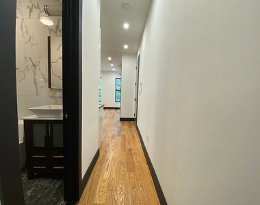 758 Putnam Avenue - Photo Thumbnail 10