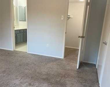 883 Dublin Drive - Photo Thumbnail 17