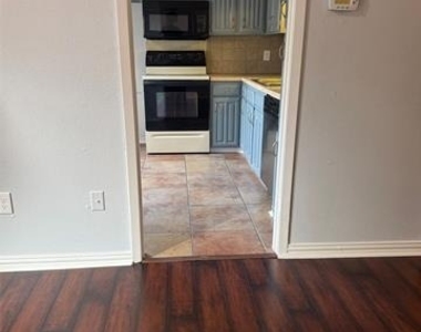 883 Dublin Drive - Photo Thumbnail 9