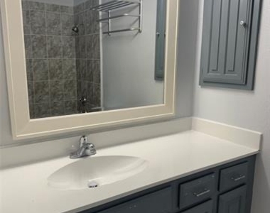 883 Dublin Drive - Photo Thumbnail 16