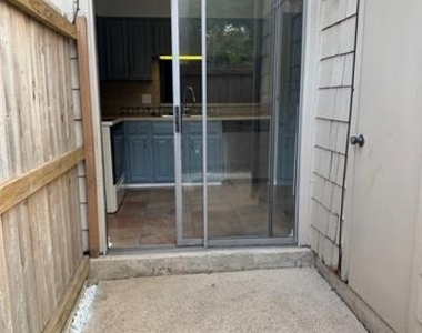 883 Dublin Drive - Photo Thumbnail 24