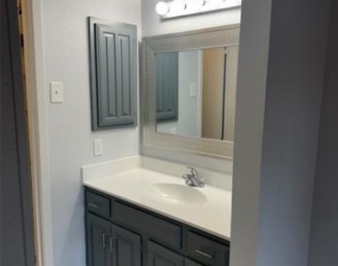 883 Dublin Drive - Photo Thumbnail 14