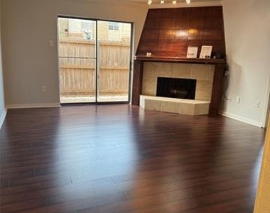 883 Dublin Drive - Photo Thumbnail 3