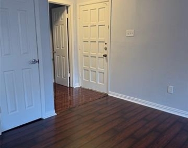 883 Dublin Drive - Photo Thumbnail 5