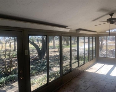 2030 Milrany Lane - Photo Thumbnail 15