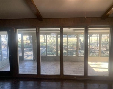 2030 Milrany Lane - Photo Thumbnail 14