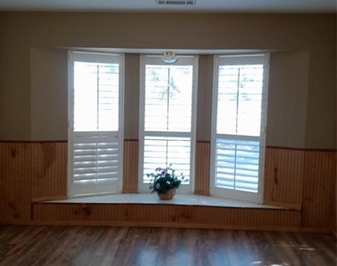 2030 Milrany Lane - Photo Thumbnail 5