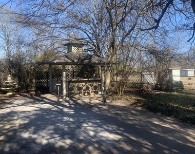 2030 Milrany Lane - Photo Thumbnail 17