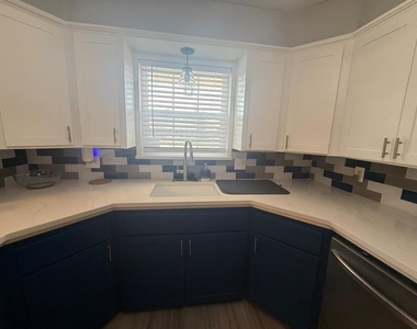 5825 Nw 86th Street - Photo Thumbnail 14