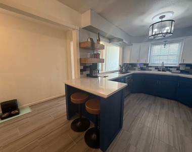 5825 Nw 86th Street - Photo Thumbnail 12