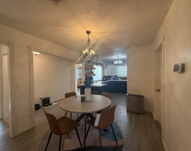 5825 Nw 86th Street - Photo Thumbnail 18