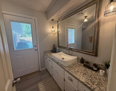 5825 Nw 86th Street - Photo Thumbnail 37