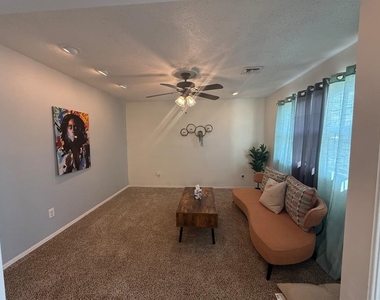 5825 Nw 86th Street - Photo Thumbnail 5